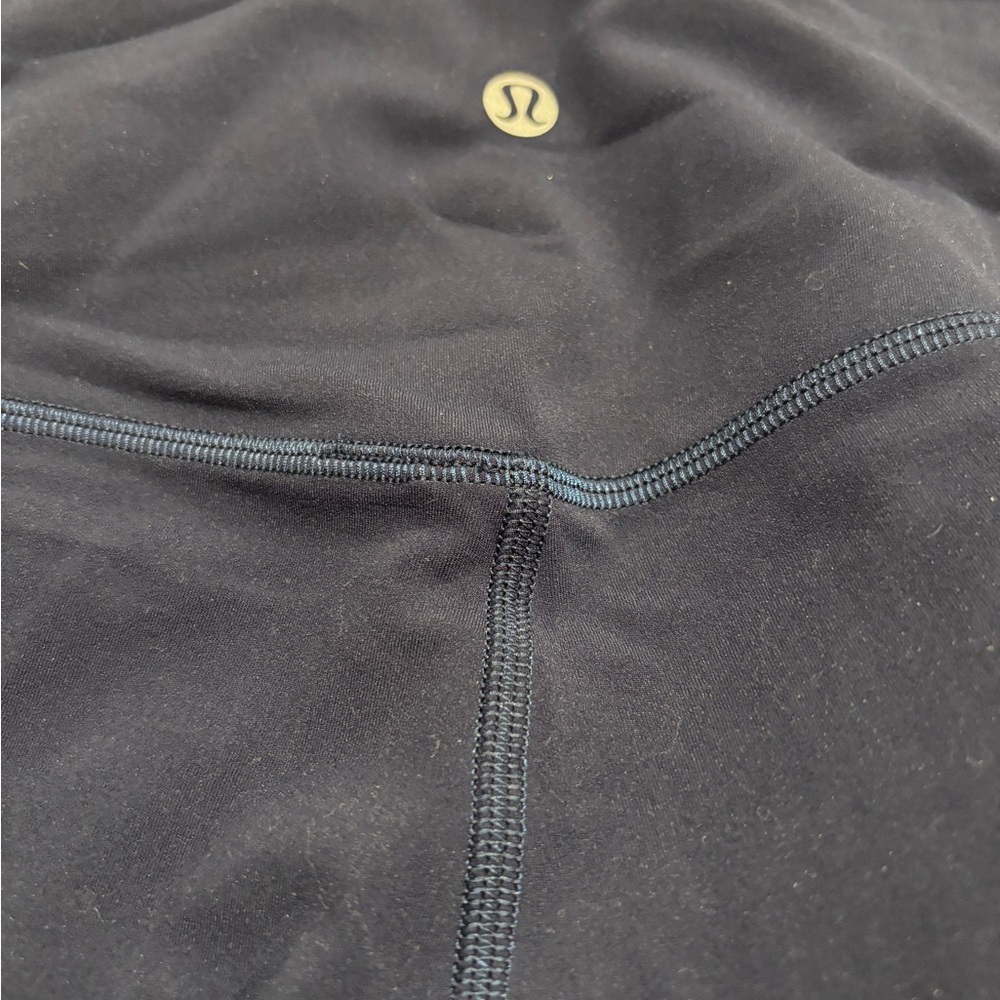 Lululemon Align high rise crop 17” Athletic Leggings Sz 6 like new true navy - Picture 6 of 8